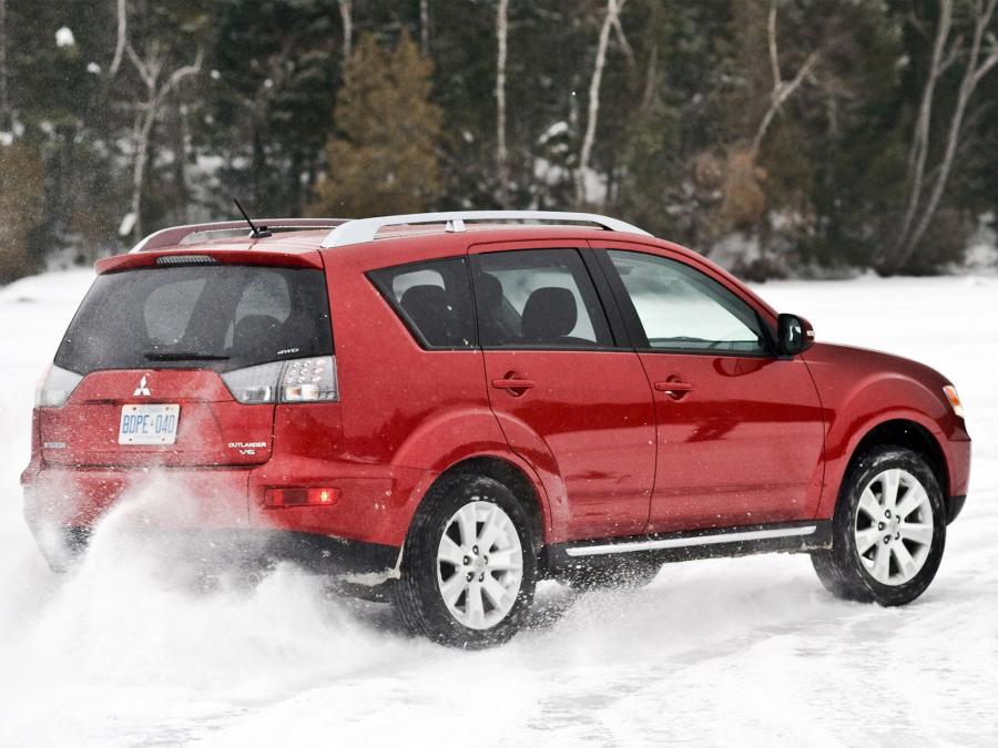  Mitsubishi Outlander 2009 года  (US) (фото 8 из 41)